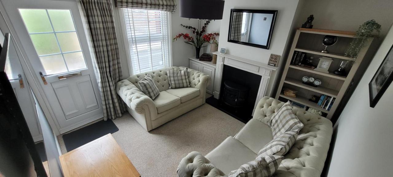 Caister Cottage, Beach 1 Minute Walk Away Caister-on-Sea Exterior foto